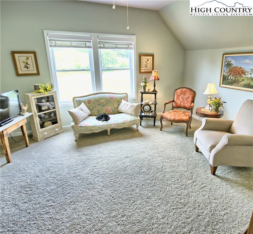 Image number 7 for the current listing