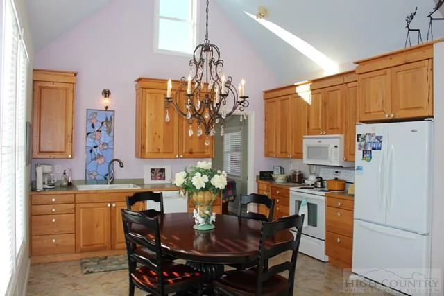 Image number 10 for the current listing