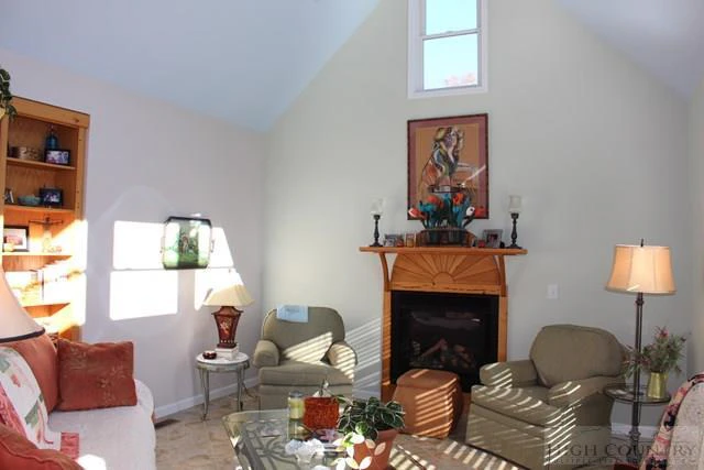 Image number 7 for the current listing
