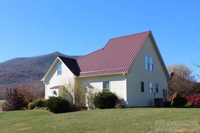 Image number 14 for the current listing