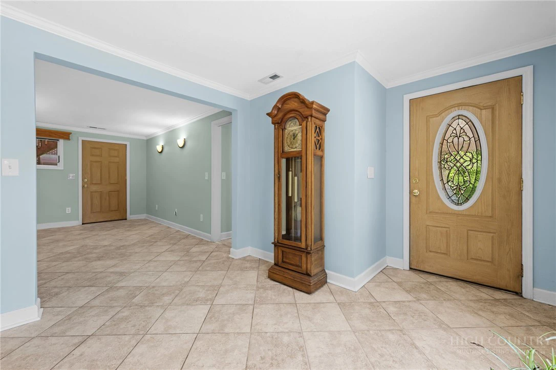 Image number 5 for the current listing