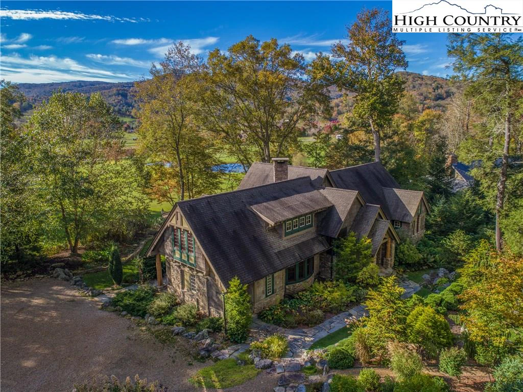 Image number 1 for the current listing