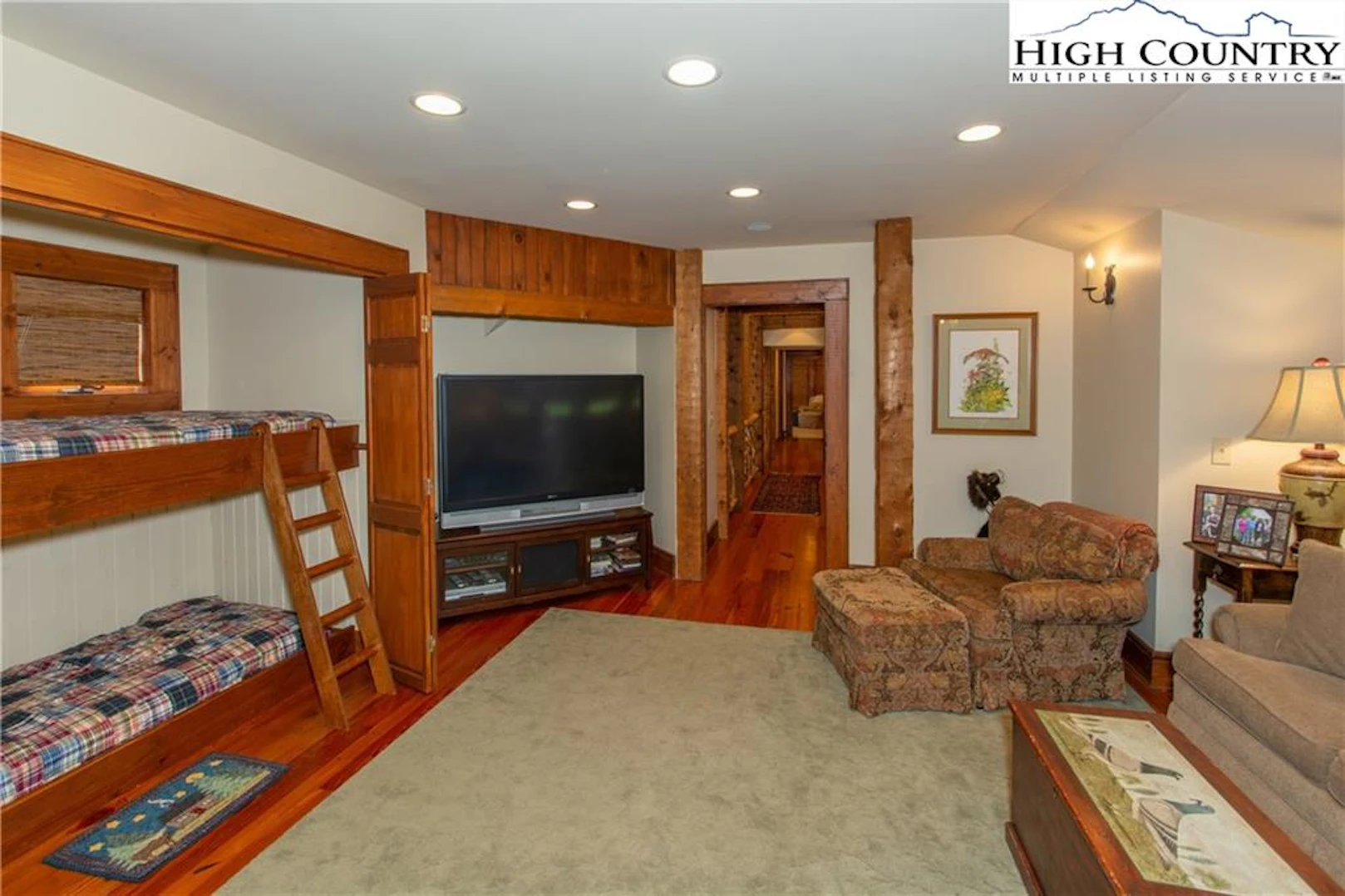 Image number 2 for the current listing