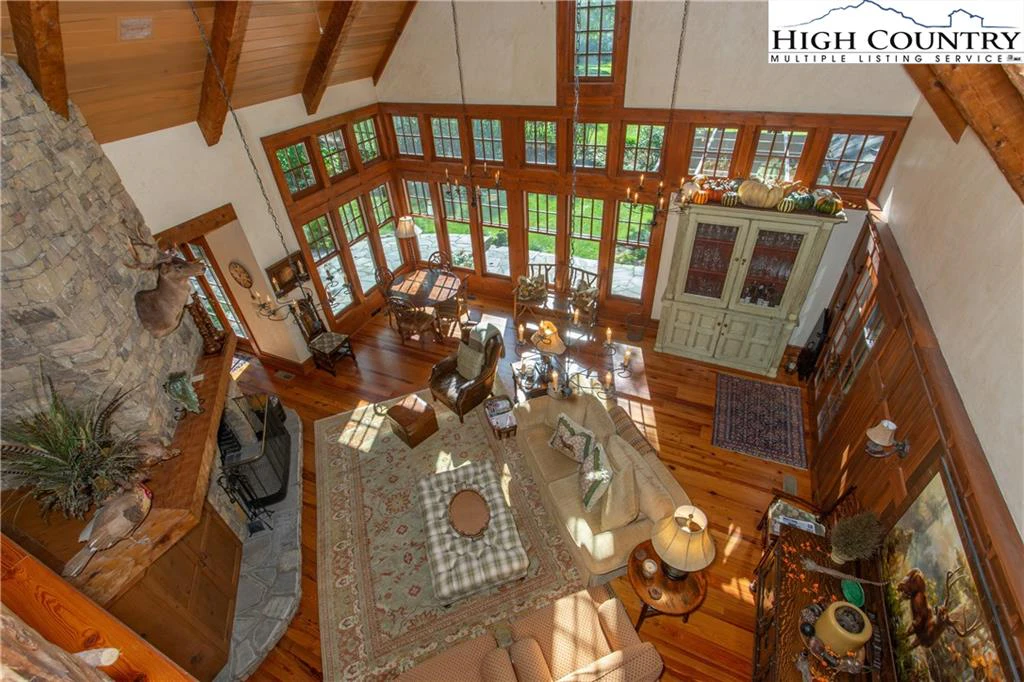 Image number 12 for the current listing