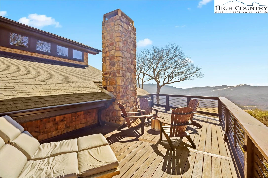 Image number 19 for the current listing