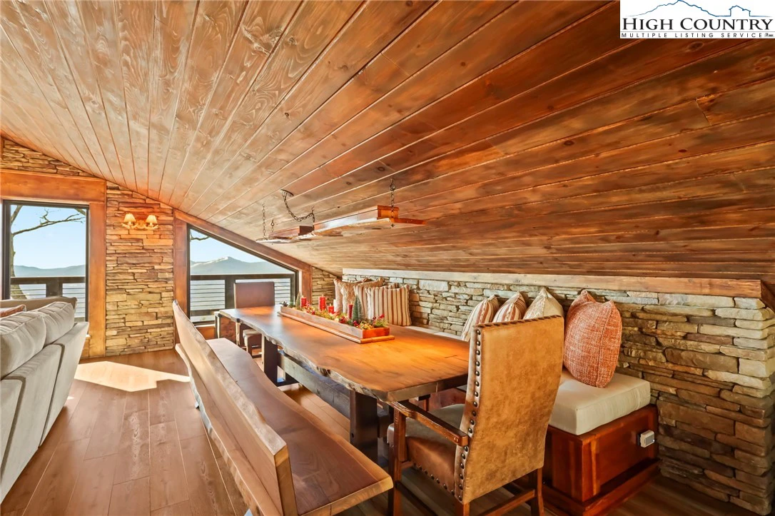 Image number 7 for the current listing