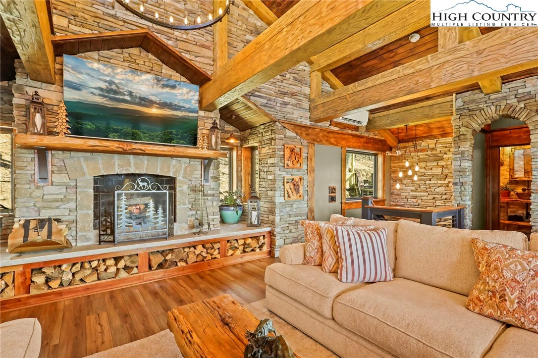 Image number 5 for the current listing