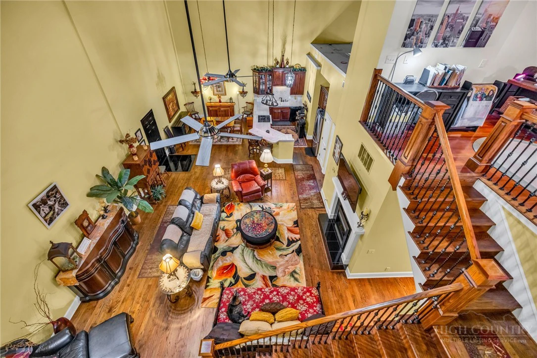 Image number 6 for the current listing