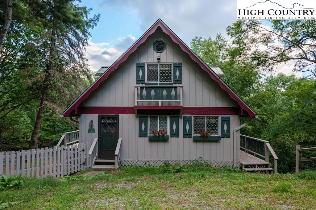Image number 1 for the current listing