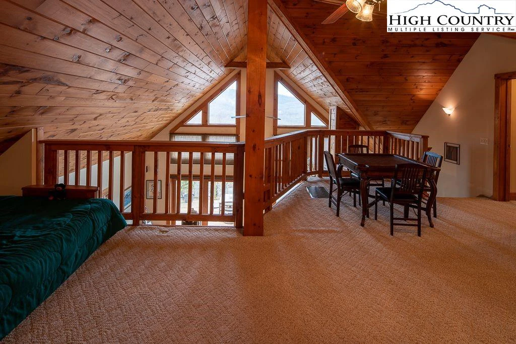 Image number 11 for the current listing