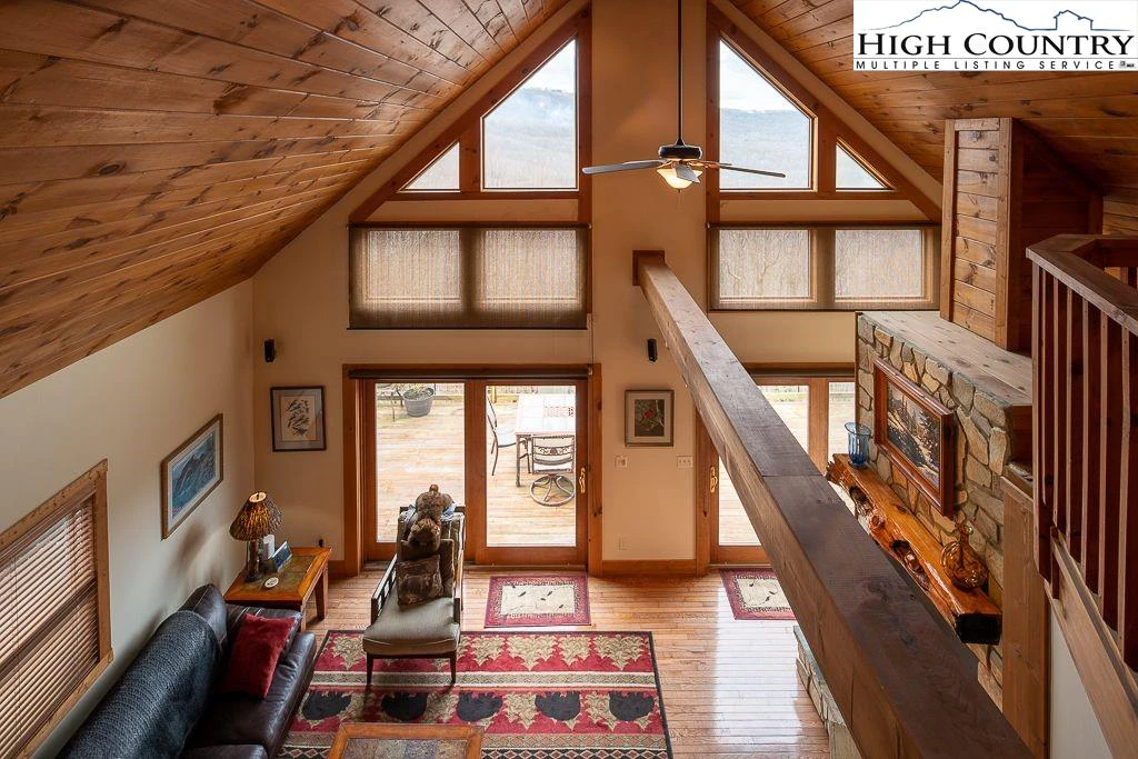 Image number 2 for the current listing