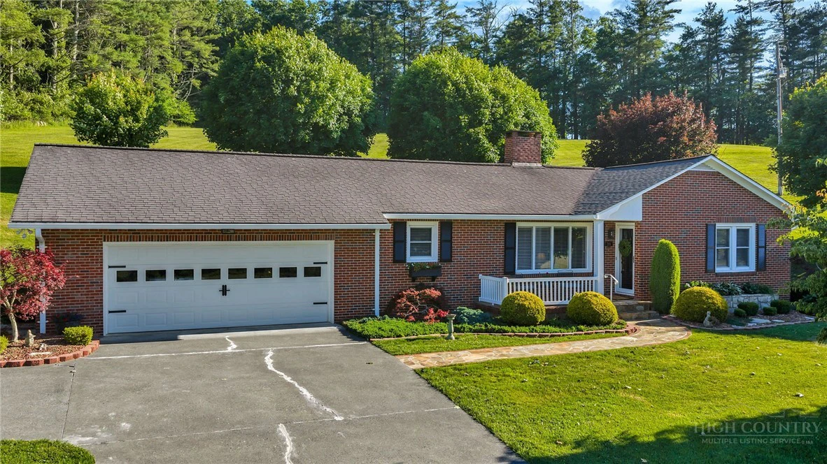 Image number 1 for the current listing