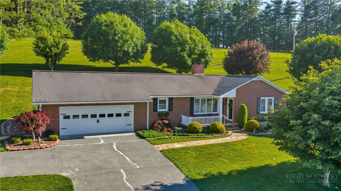 Image number 3 for the current listing