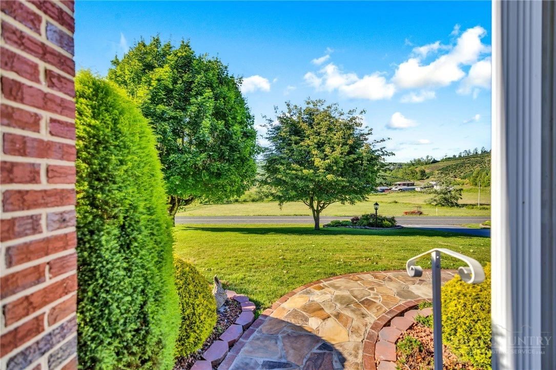 Image number 11 for the current listing