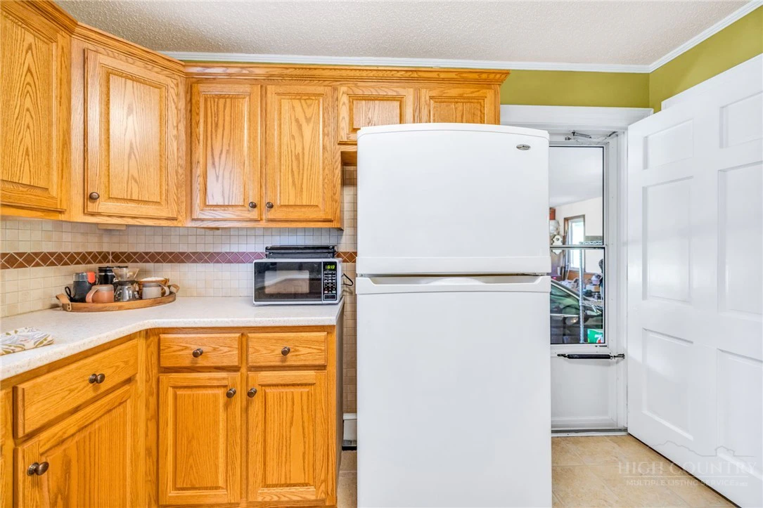 Image number 21 for the current listing