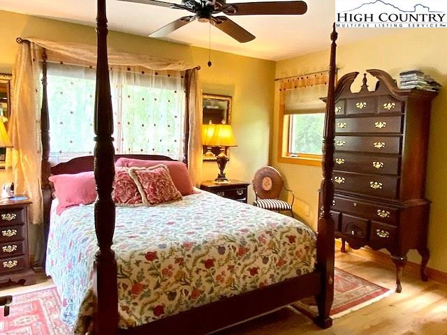 Image number 5 for the current listing