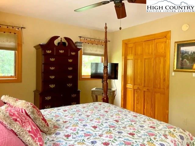 Image number 7 for the current listing