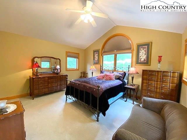 Image number 13 for the current listing