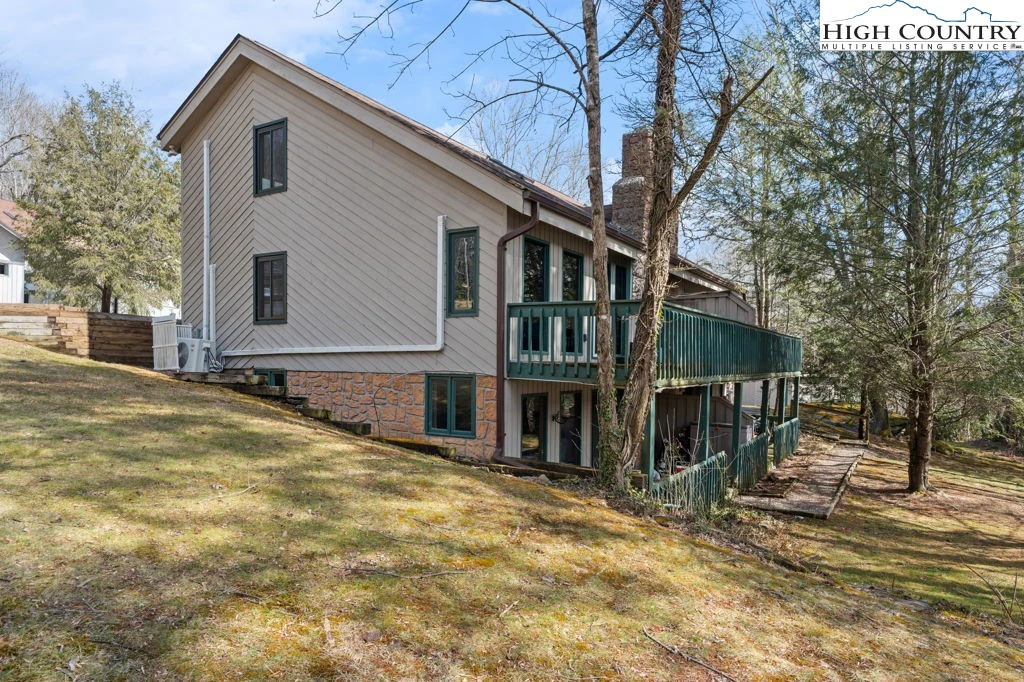 Image number 4 for the current listing