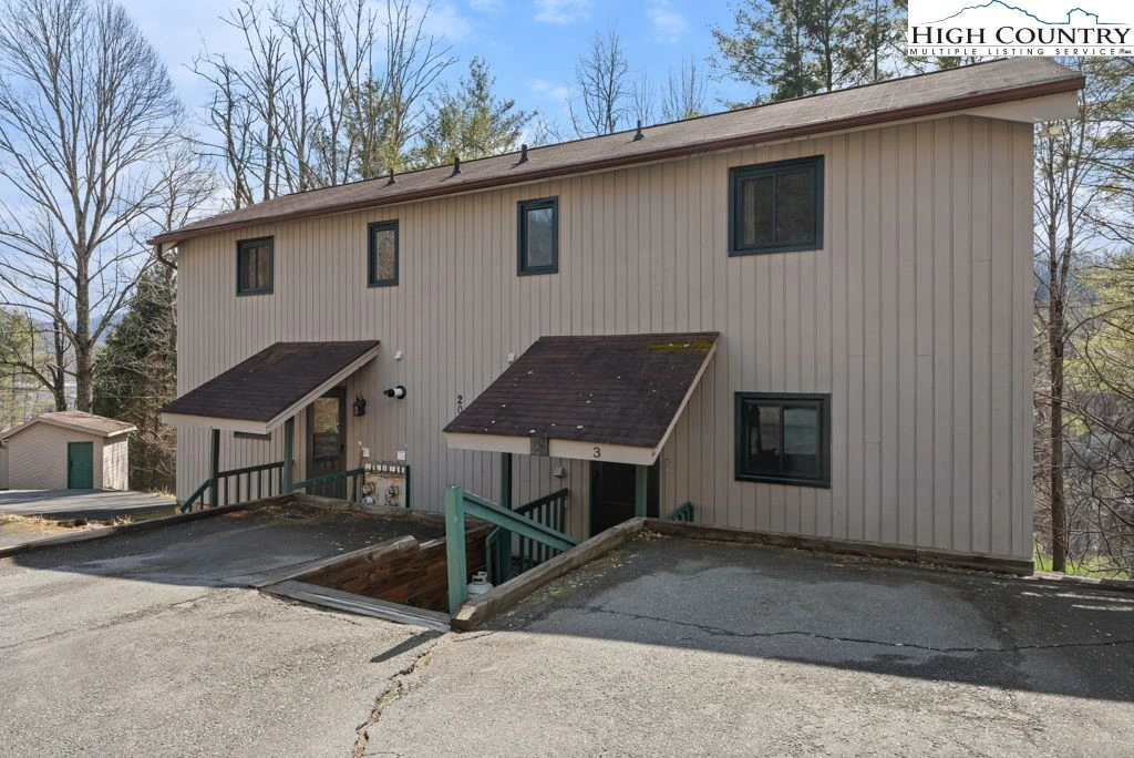 Image number 1 for the current listing