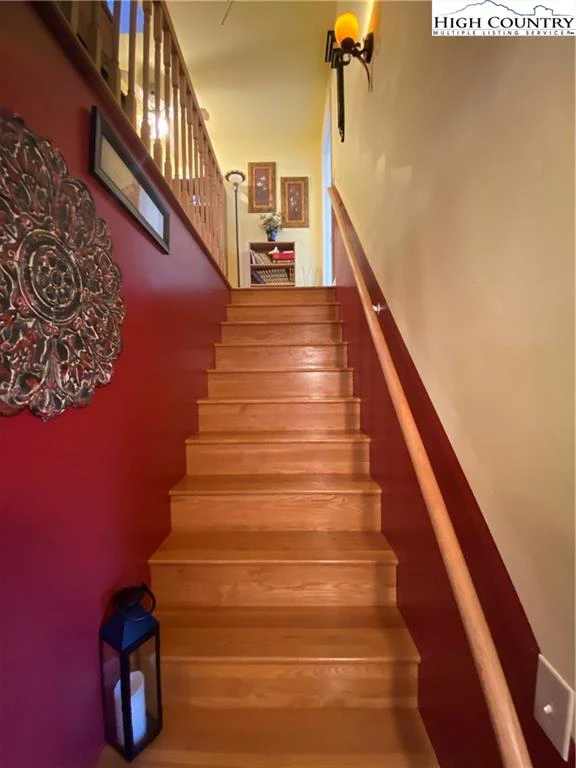 Image number 12 for the current listing