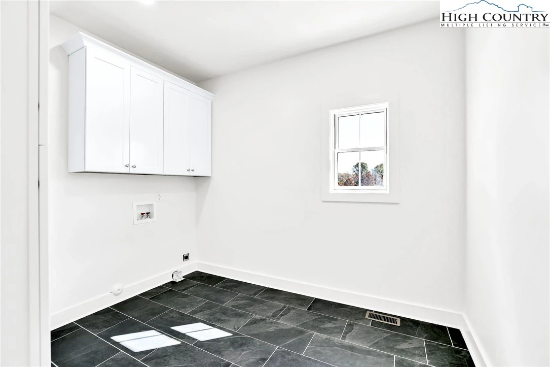 Image number 10 for the current listing