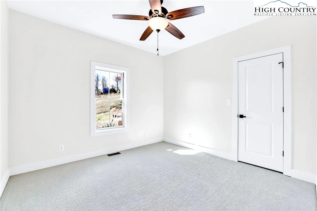 Image number 12 for the current listing