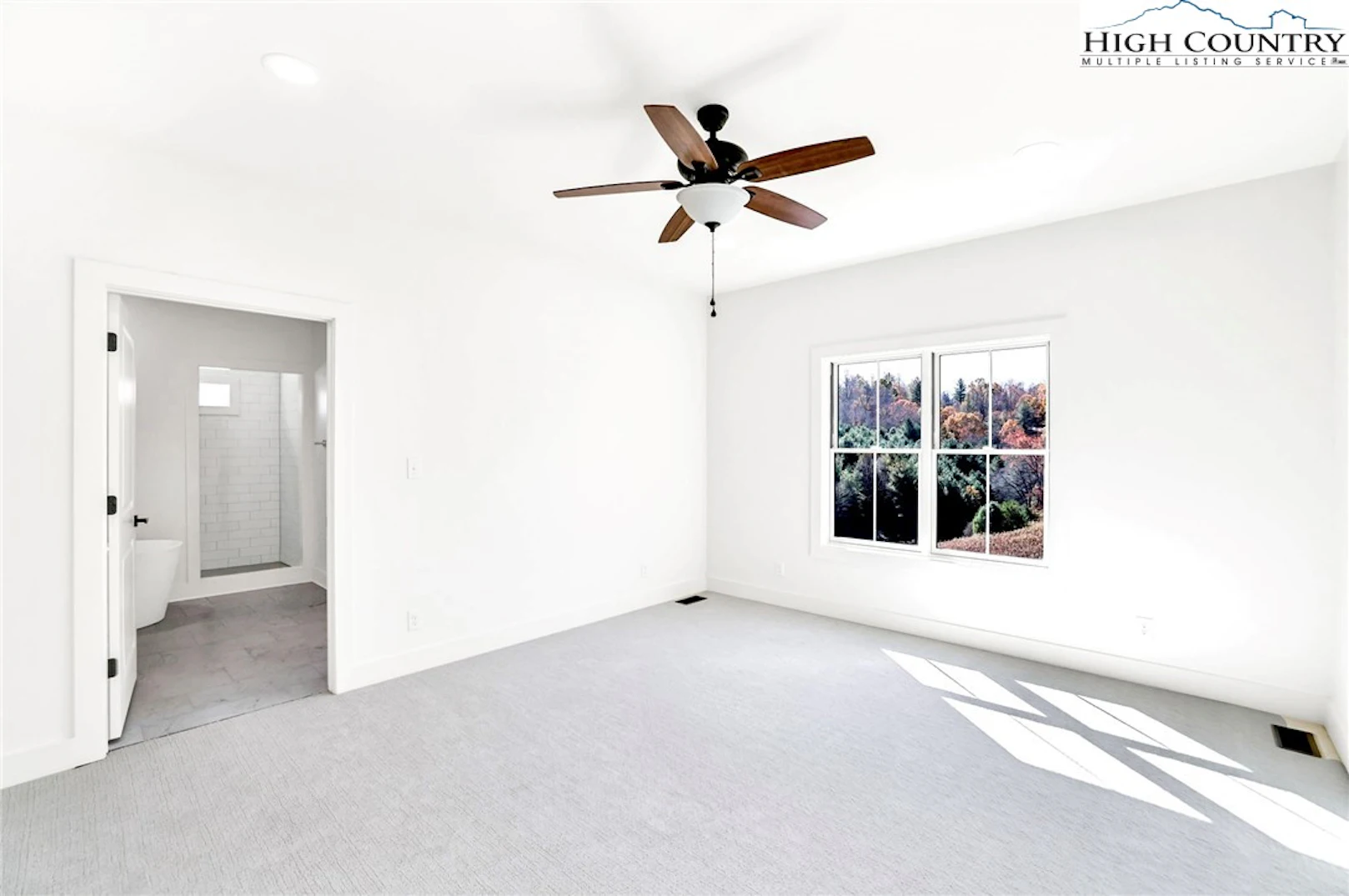 Image number 3 for the current listing