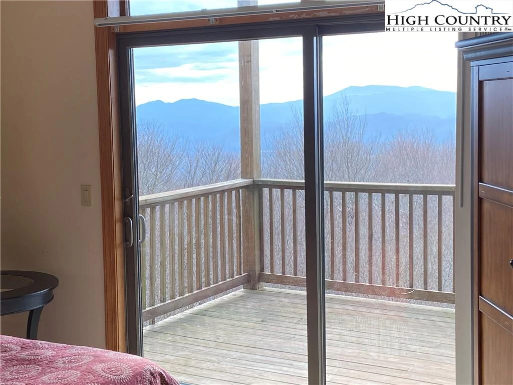 Image number 9 for the current listing