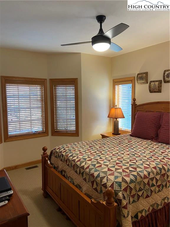 Image number 8 for the current listing