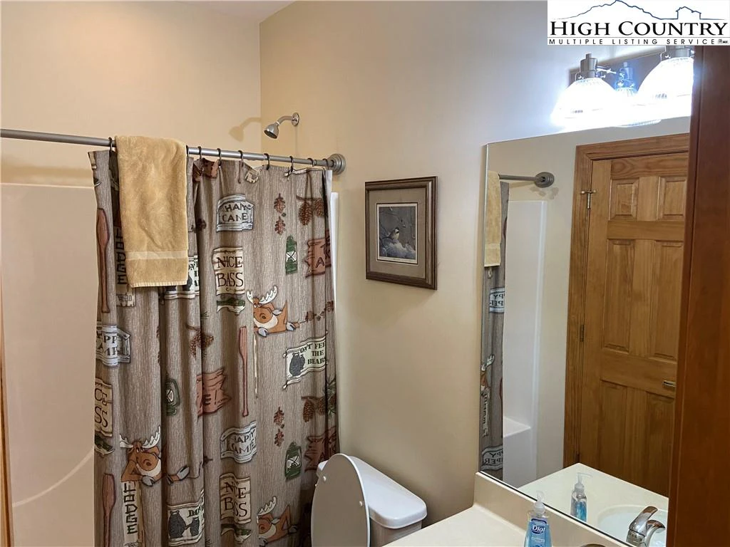 Image number 6 for the current listing