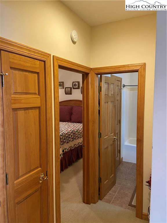 Image number 5 for the current listing