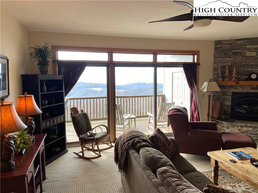 Image number 18 for the current listing