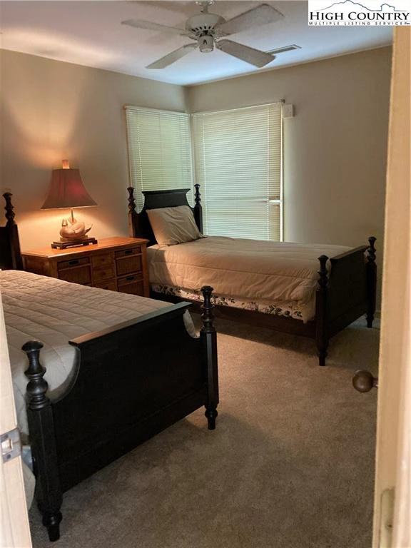 Image number 11 for the current listing