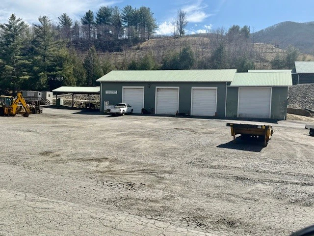 Image number 4 for the current listing
