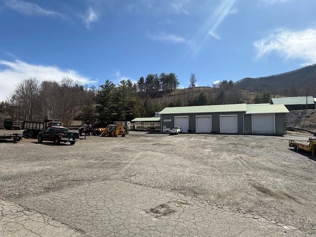 Image number 9 for the current listing