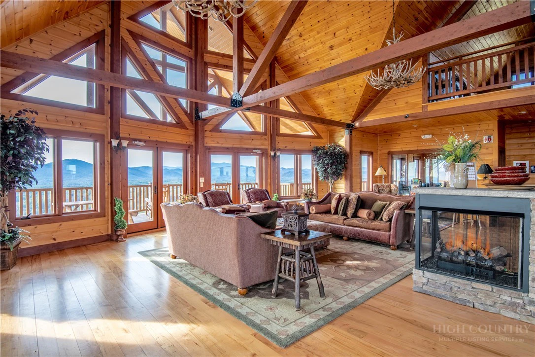 Image number 21 for the current listing