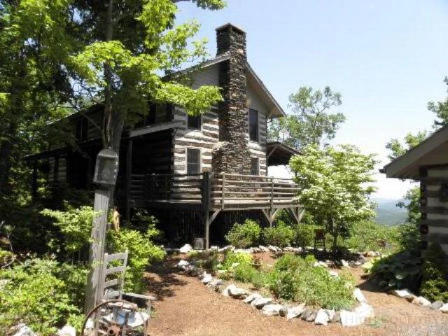 Image number 1 for the current listing