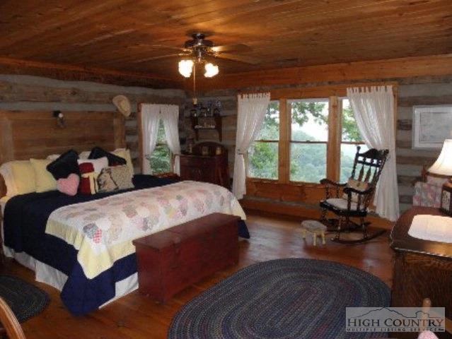 Image number 12 for the current listing