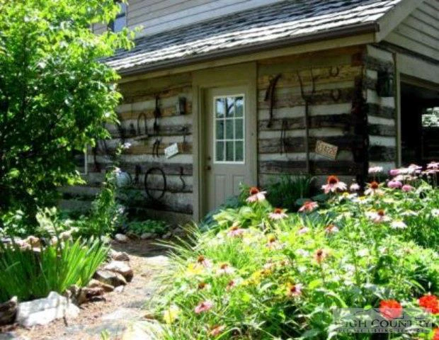 Image number 5 for the current listing