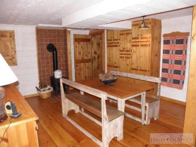 Image number 7 for the current listing