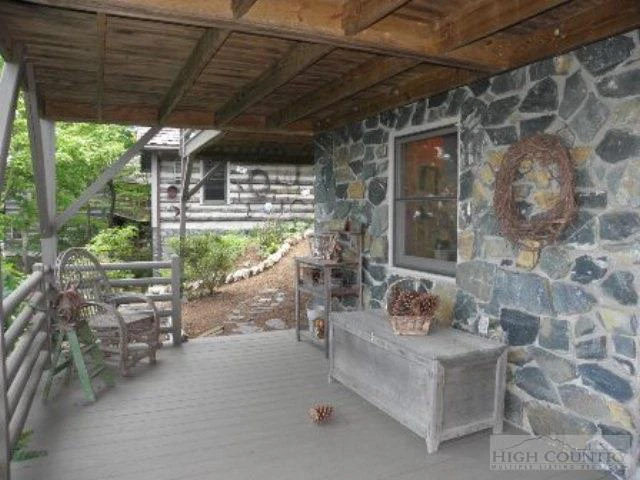 Image number 10 for the current listing