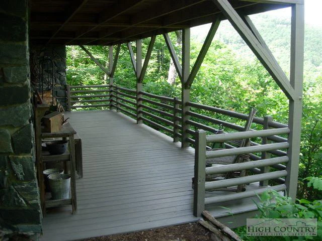 Image number 11 for the current listing