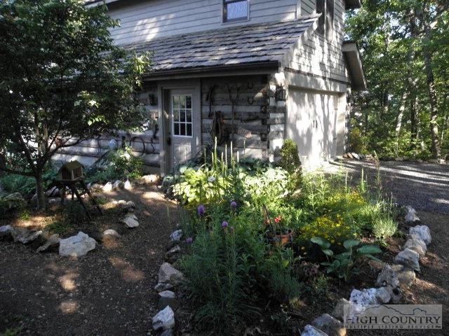 Image number 16 for the current listing