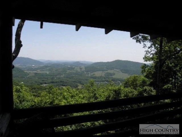 Image number 18 for the current listing