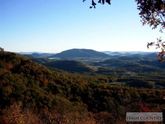 Image number 19 for the current listing