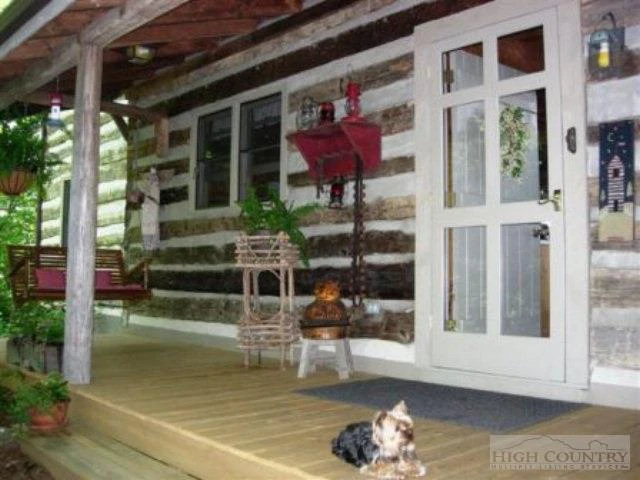 Image number 27 for the current listing