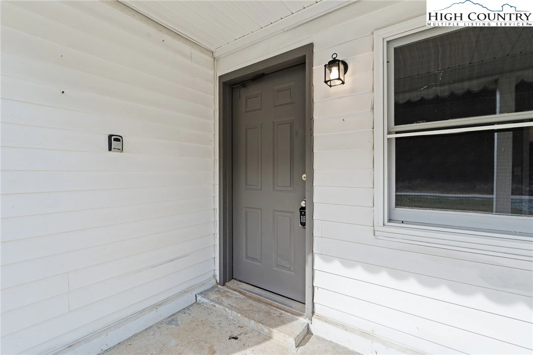 Image number 6 for the current listing
