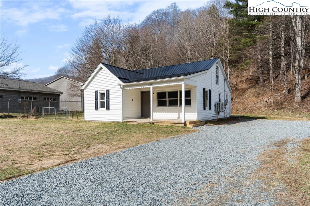 Image number 13 for the current listing