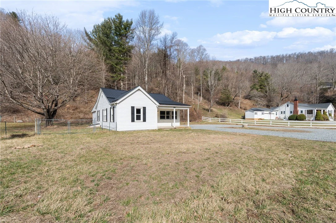 Image number 14 for the current listing